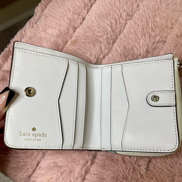 Kate Spade crossbody with removable chain and matching wallet - Picture 3 of 13